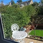 The Retreat Edinburgh, 2-minute Walk To Bus Stop Habitación en casa particular *