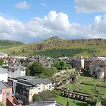 Apartment Lochend Park View