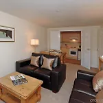 Fountain Court - Grove Apartahotel