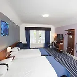 Hotel Piries Edinburgh