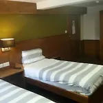 アデルフィ 3* エディンバラ