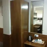 アデルフィ