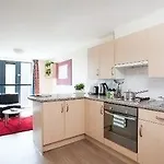 Portsburgh Court فندق