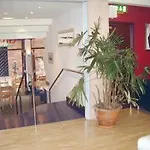 Travelodge Rose Street 3* אדינבורו
