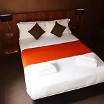 The Place אדינבורו