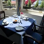 Πανσιόν Alba Hills 3*