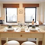 Joivy Historic Centre With Free Secure Parking - No Suvs Daire Edinburgh