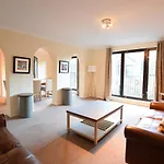 Daire Joivy Historic Centre With Free Secure Parking - No Suvs *