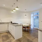 Joivy Spacious Flat With Garden In Centre 아파트 에든버러