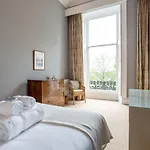 Joivy Spacious In New Town Prime Location אדינבורו