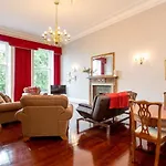 דירה Joivy Spacious In New Town Prime Location *
