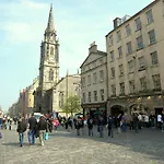 Royal Mile Apartman *