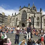 Parliament Square - Royal Mile * Edinburgh