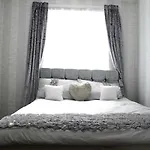 Modern 2 Bedroom Edynburg