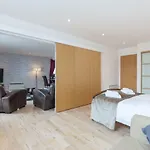 Stylish Penthouse Daire Edinburgh