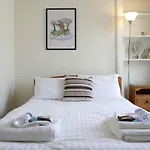 Grindlay Street Residence, 2 Bedroom, 2 Bathroom Close To Castle * Edinburgh