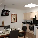 Fountain Court - Grove 4*