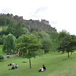 Lochend Park View * Edinburgh