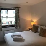 Apartahotel Fountain Court - Grove 4*