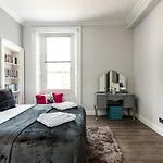 Spacious Newly Refurbished