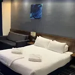 Hotel Piries Edinburgh