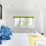 شقة Bright 3 Bed Flat With Pool & Parking إدنبرة