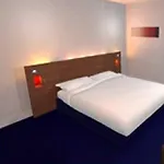 Travelodge Waterloo Place فندق 3*