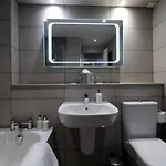 Apartahotel Fountain Court - Grove