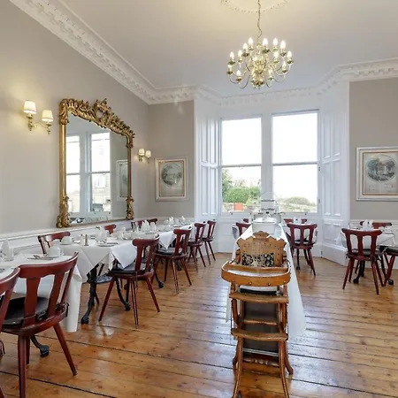 The Inverleith Nyaraló