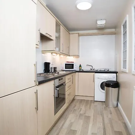 Lochend Serviced * Edinburgh