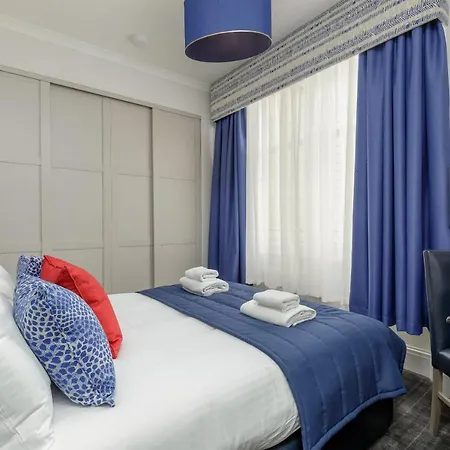 Destiny Scotland - Princes Street Apartment *