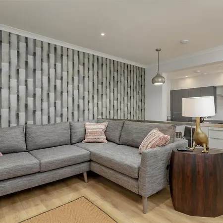 Destiny Scotland - Princes Street * Édimbourg