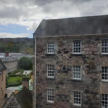 Canongate - Spacious And Historic 2 Bed Flat On Royal Mile Apartament Edynburg