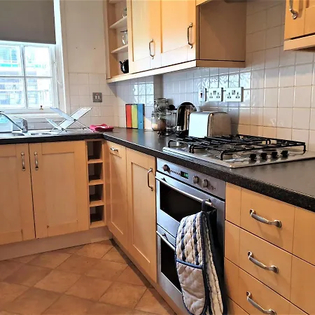 Canongate - Spacious And Historic 2 Bed Flat On Royal Mile Apartament *