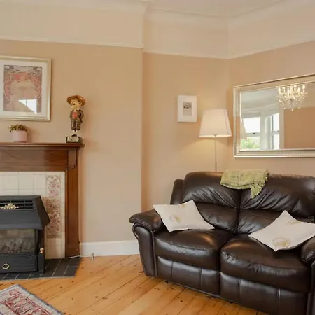 Modern Trinity In Good Location Daire *