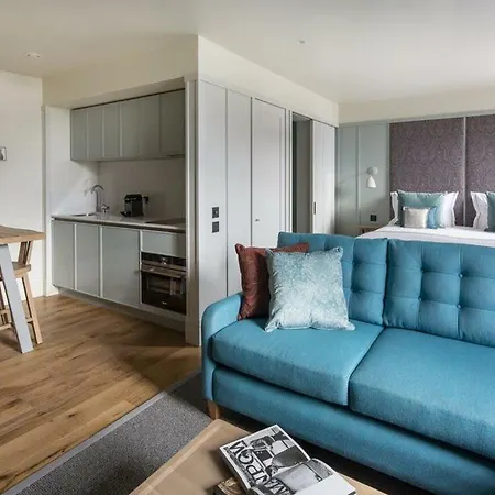 アパートホテル Cheval Abbey Apartments, At Holyrood 5*