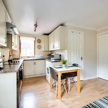 Stunning Studio Dean Village, Parking דירה *