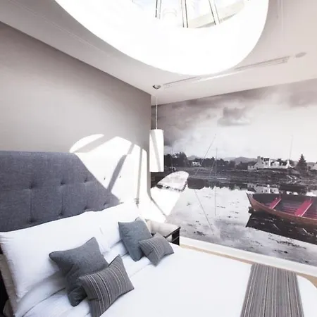 & Picardy Place 4*