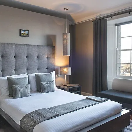 & Picardy Place 4*