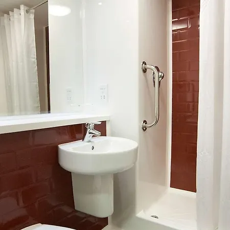 Отель Travelodge Cameron Toll 2*