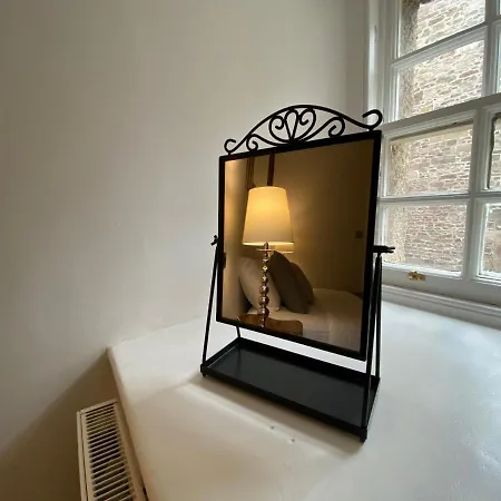 Aparthotel Royal Mile Balconies By The Castle