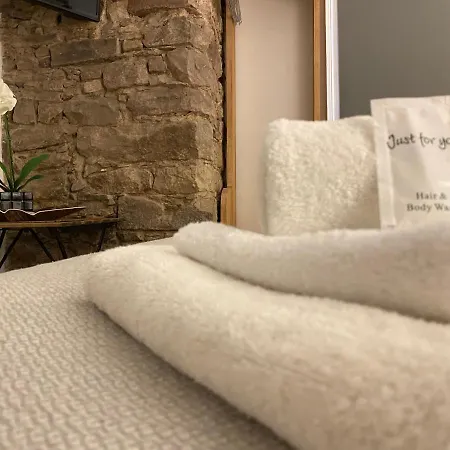 Royal Mile Balconies By The Castle Aparthotel Edinburgh