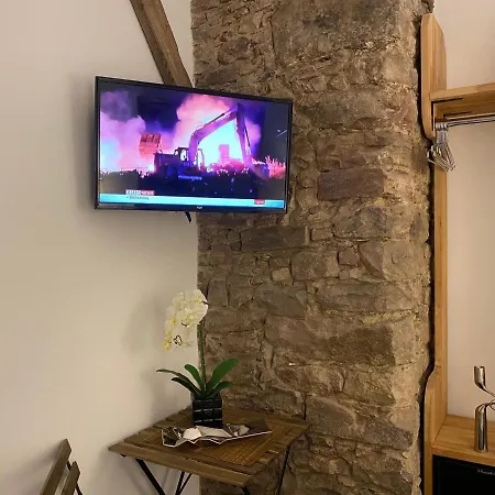 Royal Mile Balconies By The Castle Aparthotel Edinburgh