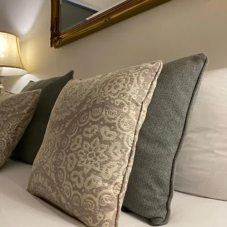 Royal Mile Balconies By The Castle Edinburgh