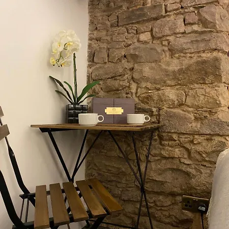 Royal Mile Balconies By The Castle Aparthotel Edinburgh