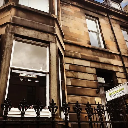 ゲストハウス アーデンリー エディンバラ