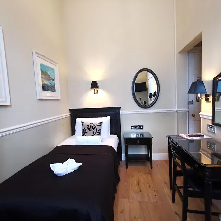 The Haymarket Lairg 게스트하우스 3*