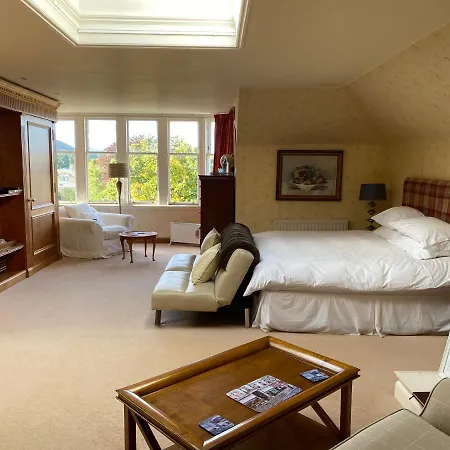 Claremont House Bed & Breakfast