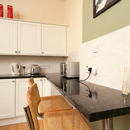 1 Bedroom Overlooking Park Edinburgh