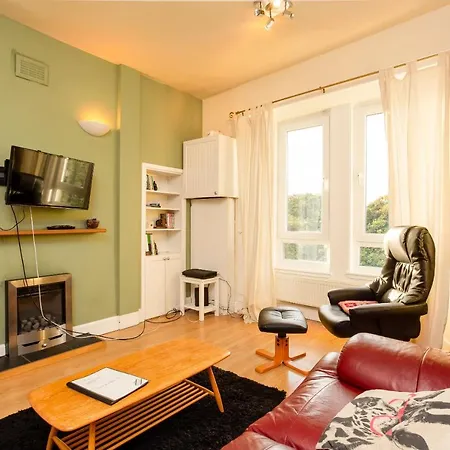 1 Bedroom Overlooking Park Apartment